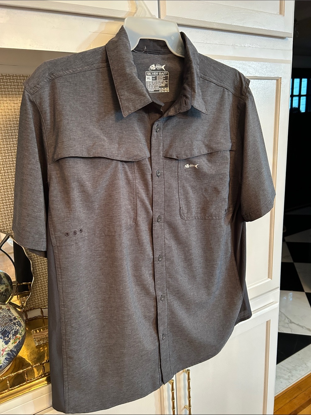 Silver Bait  Men's Short-Sleeve Button-Down Shirt — Charcoal